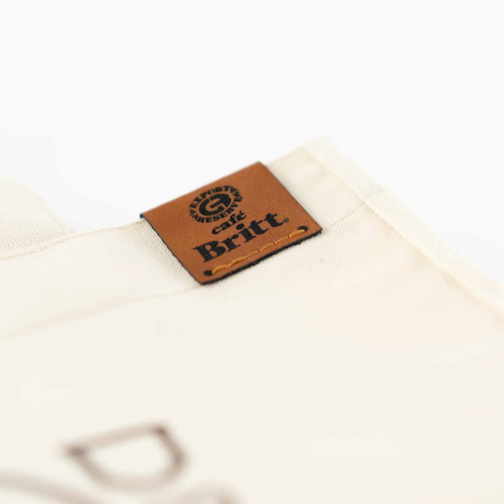 detallecuerototebag_367918cf-0160-4a65-b33d-59c94153c072.webp